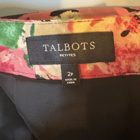 Talbots Floral Print High Waisted Straight Pencil Skirt Sz 2P/Black/Pink/Green - Picture 3 of 3